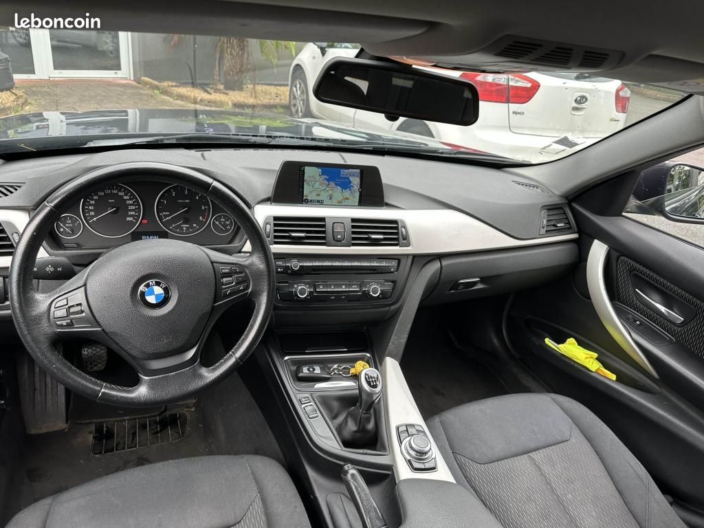 BMW SERIE 3 318d Touring Lounge TOURING F31 318d PHASE 1 (image 12)