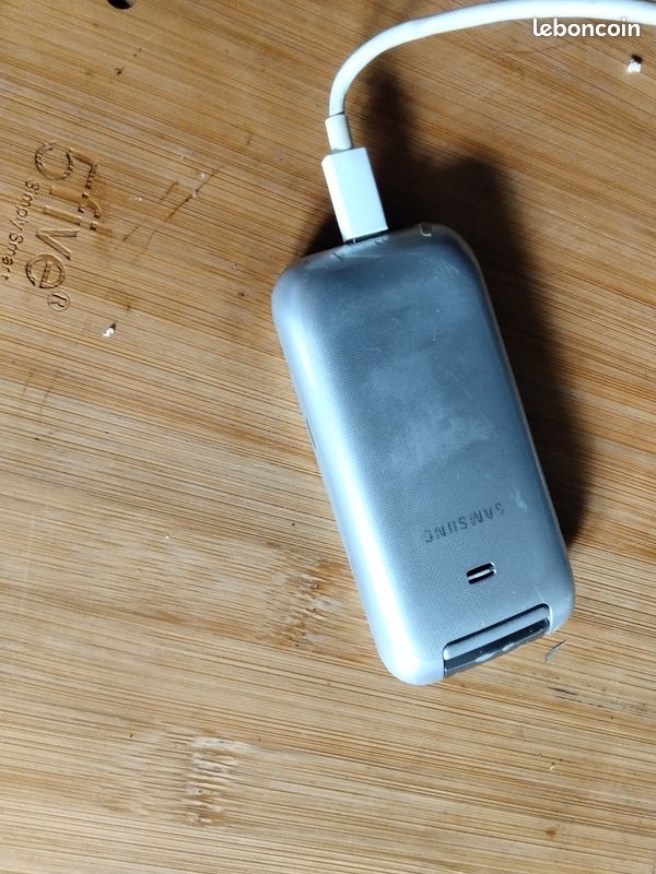 Téléphone portable a clapet (image 3)