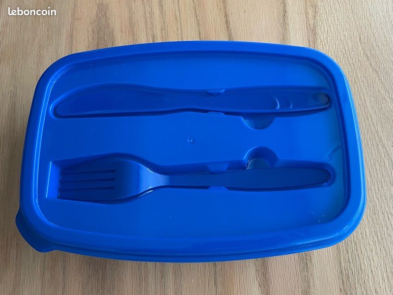 Boîte repas avec couverts (image 1)