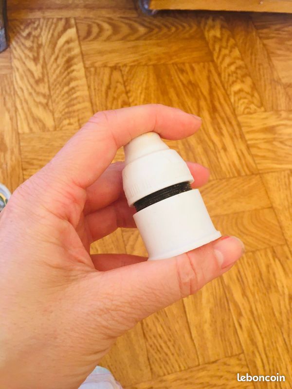 Diverses douilles pour ampoule (image 1)