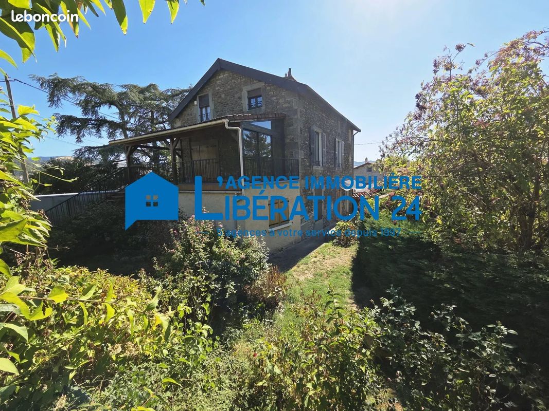 Maison 8 pièces 200 m² · à Saint-Chamond · 200 m² · 260 000 €