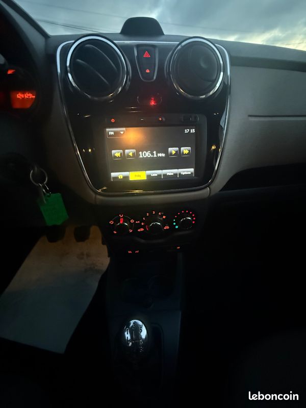 Dacia lodgy 1.2i tce - 16v turbo 115cv silver line 7 places 2016 (image 24)