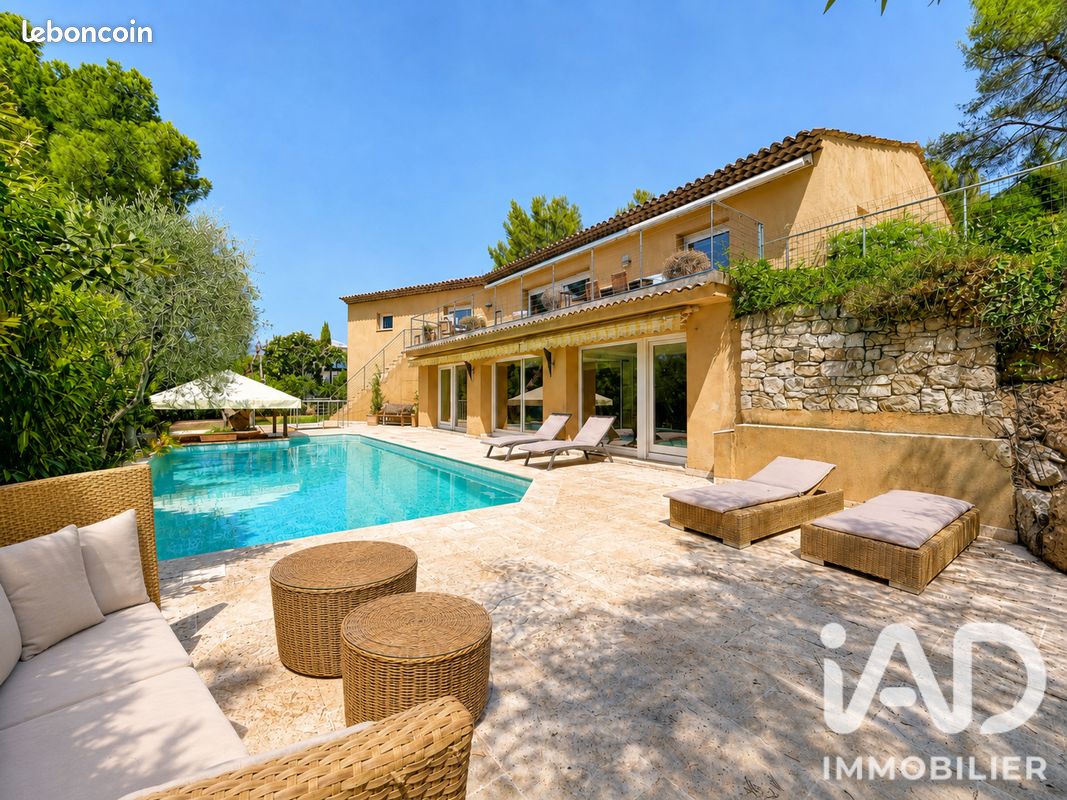 Maison 7 pièces 430 m² · à Roquefort-les-Pins · 430 m² · 2 555 000 €