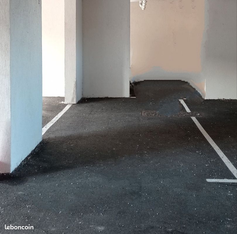 à vendre place de parking couvert à hyères · 20 500 €