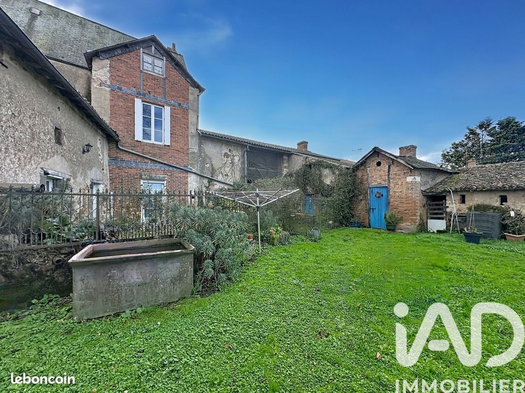 Maison 7 pièces 145 m² · à Coulonges-Thouarsais · 145 m² · 132 000 €