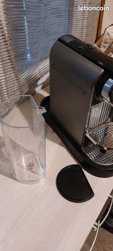 Machine a café nespresso krups Électroménager