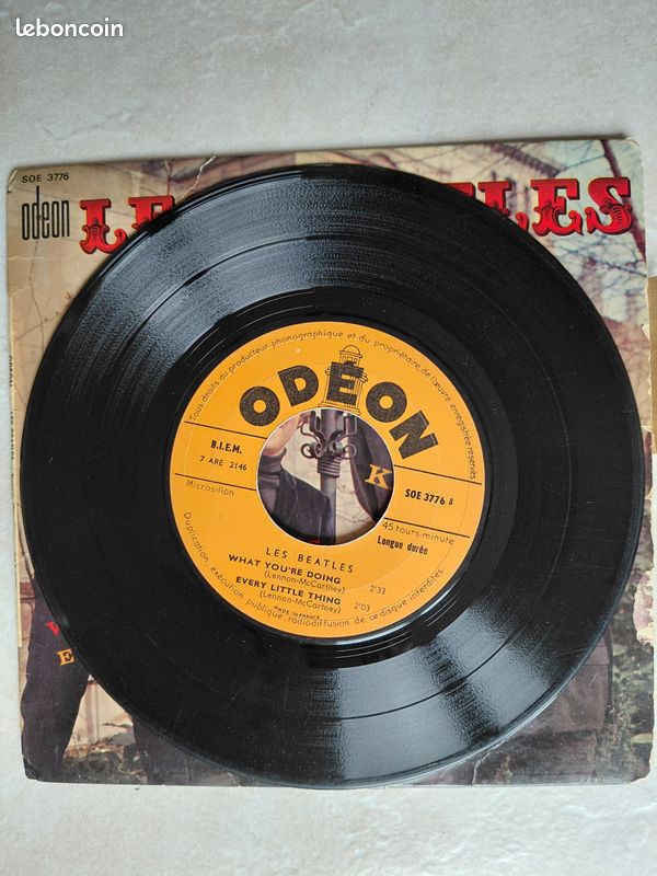 Beatles Lot 7 vinyle 45t vintage années 60 et 70 Pressage France, UK, Belgique etc.. Bon état· (image 5)