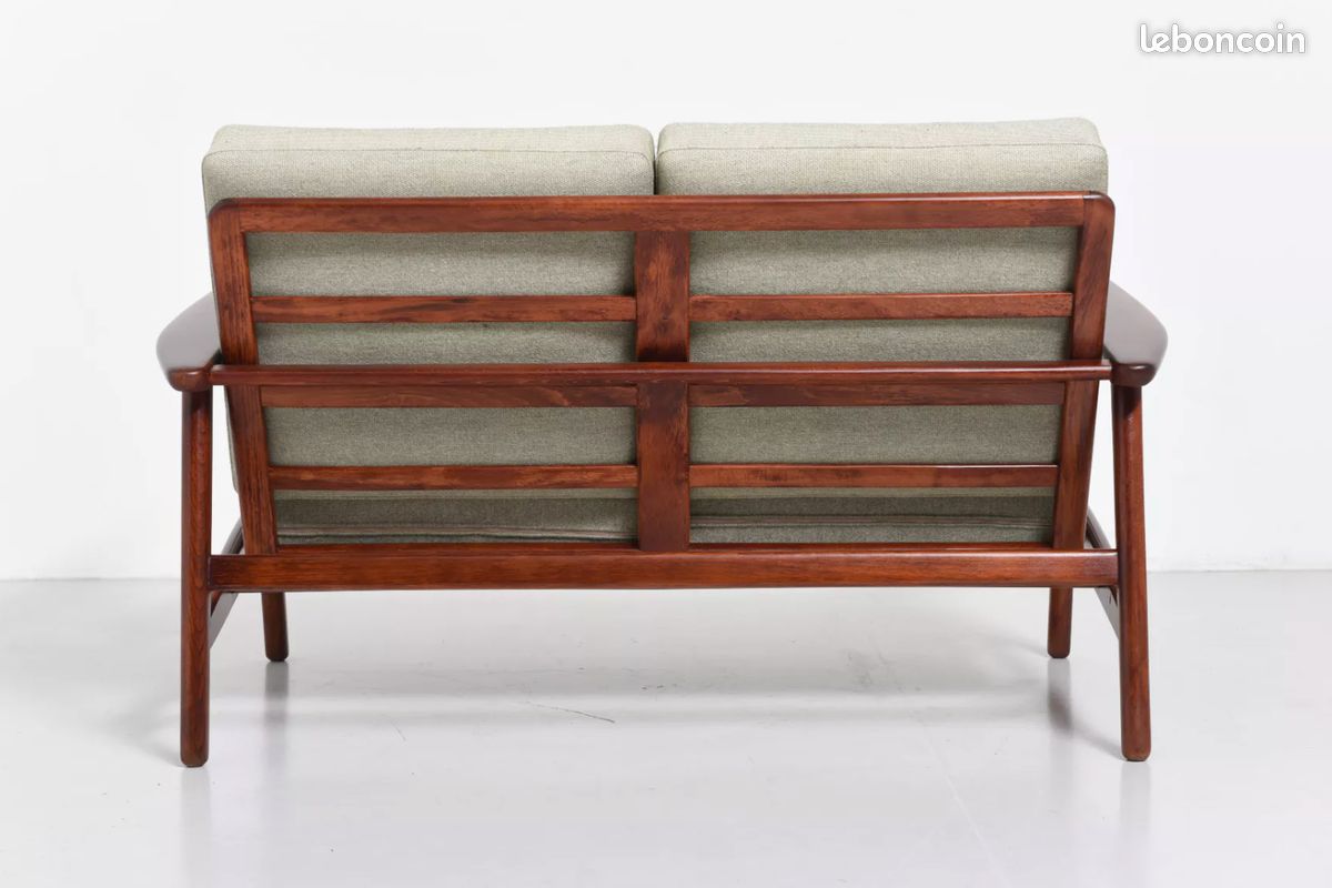 Canapé, 2 places gris et bois du célèbre designer danois Hans J.Wegner H67 x L126 x P75 (image 8)