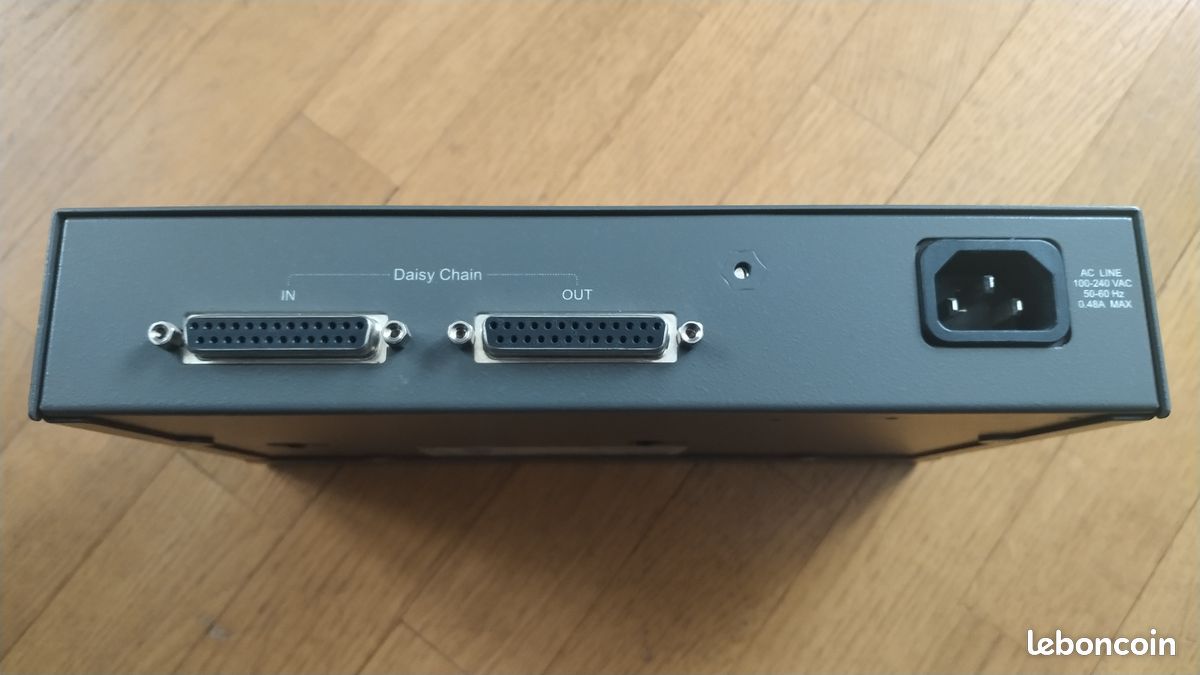 DLINK DFE-908DX switch 10/100 (image 2)