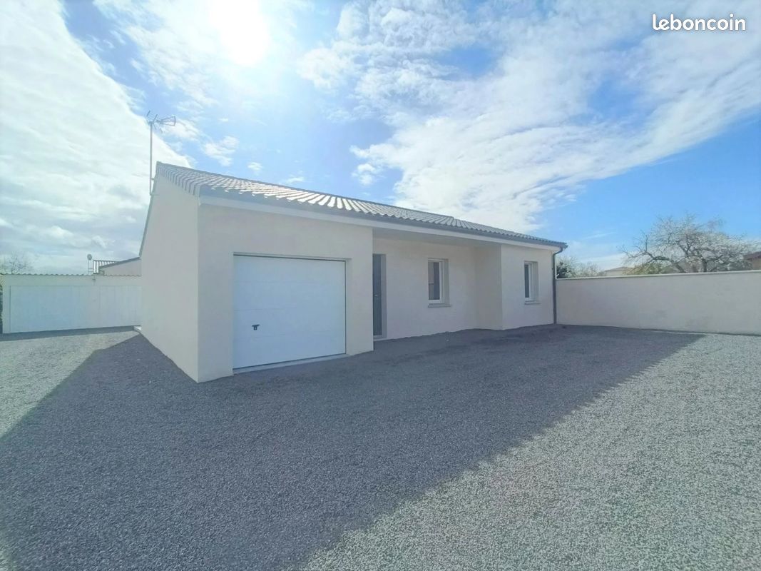 Maison 4 pièces 83 m² · à Neuville-de-Poitou · 83 m² · 900 €/mois