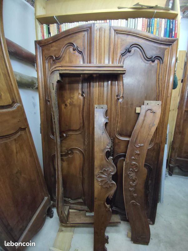 Armoire provençale de mariage (Aix en Provence) en noyer XVIIIème siècle (image 2)