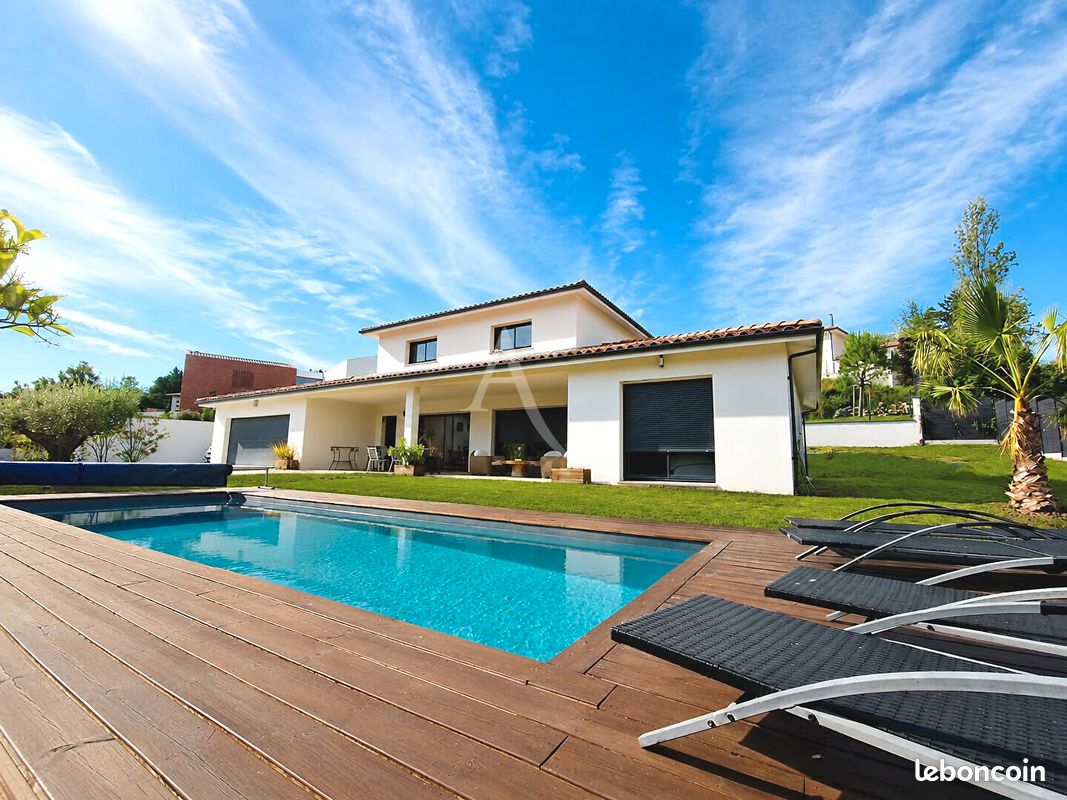 Maison 5 pièces 167 m² · à Saint-Jean · 167 m² · 725 000 €