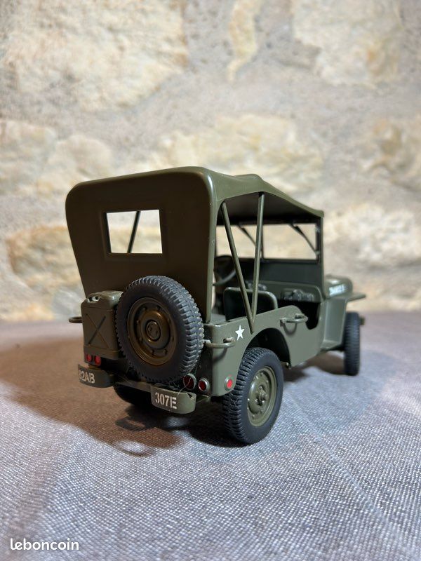 Miniature UT Models Jeep Willys Army – 1/18, USA Militaria, Vintage, Neuf En Boîte