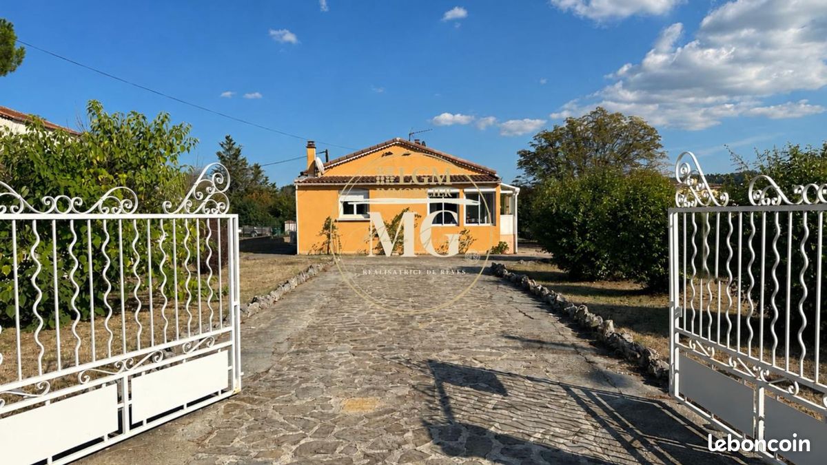 Maison 5 pièces 109 m² · à Saint-Julien-les-Rosiers · 109 m² · 239 000 €