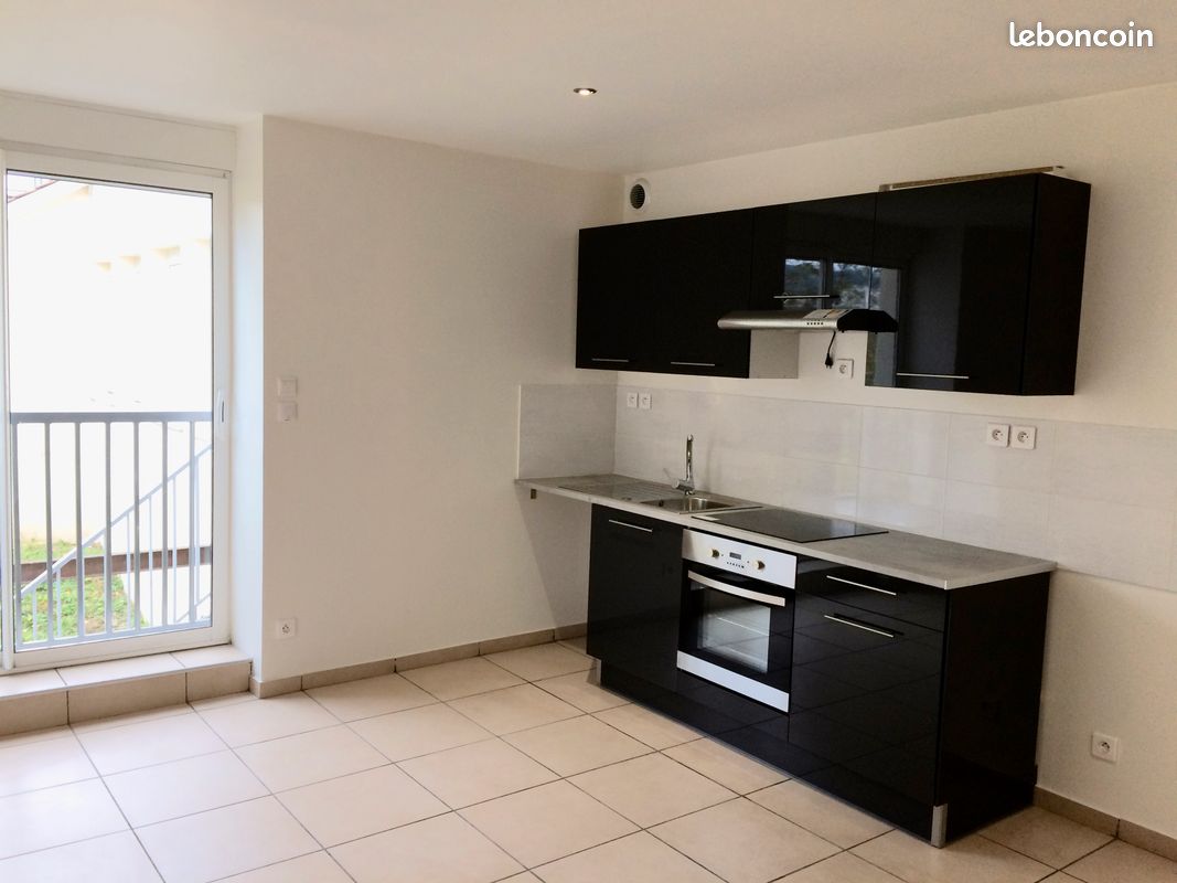 Appartement 3 pièces 83 m² · à Saint-Étienne · 83 m² · 670 €