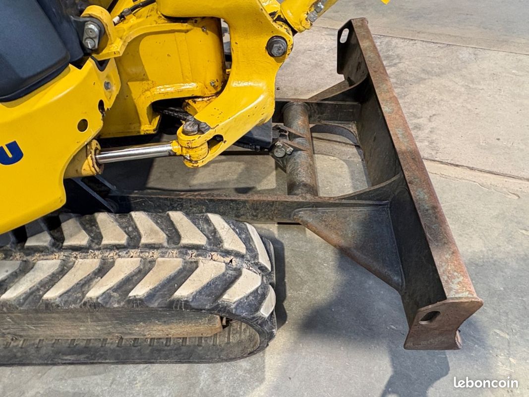 Komatsu PC30MR-5 (image 4)