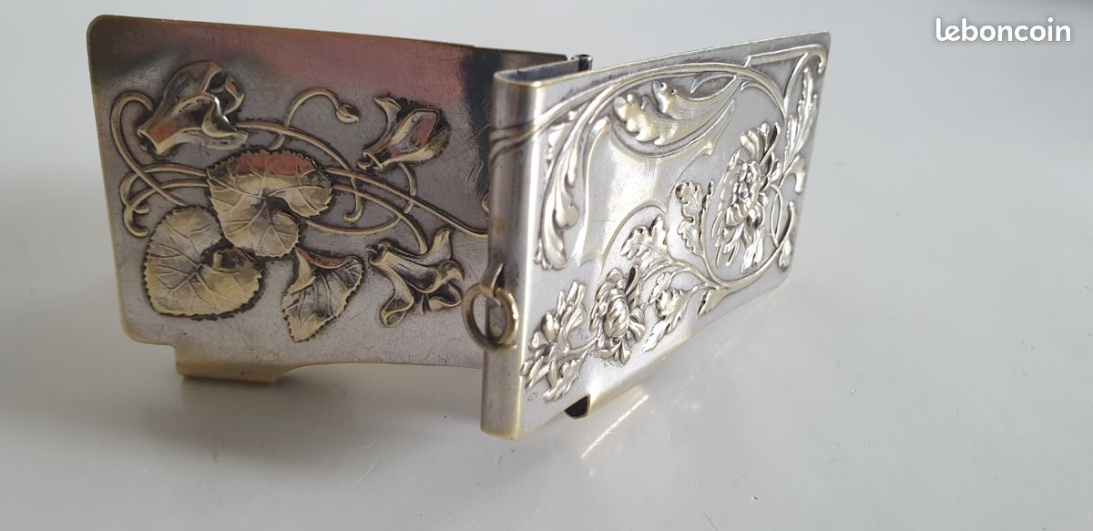 Ancien dé à coudre en argent poinçon tête de chien ou sanglier - Collection