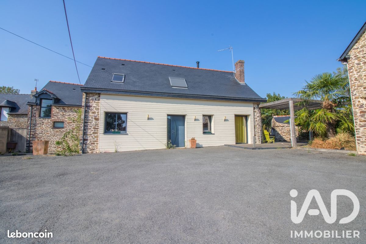 Maison 8 pièces 196 m² · à Coësmes · 196 m² · 325 000 €