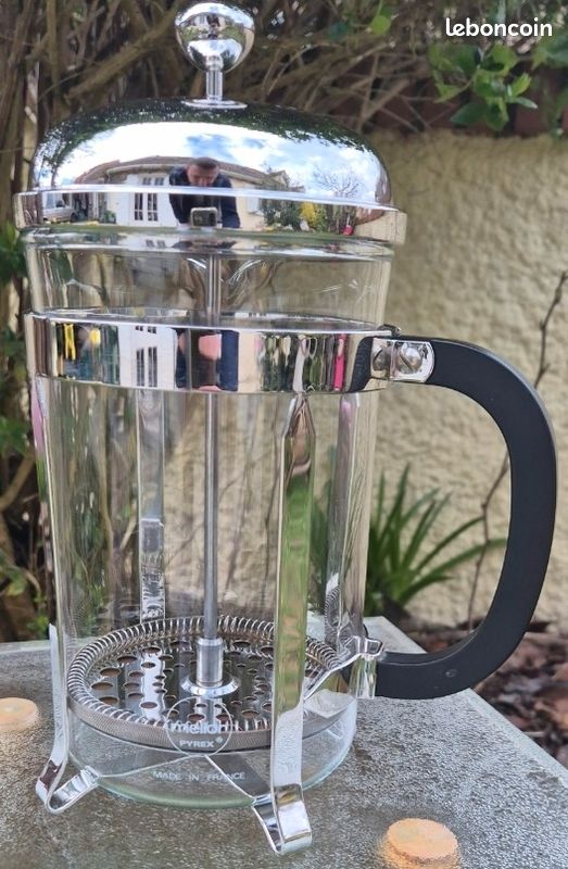 CAFETIÈRE À PISTON Melior 12 tasses mesurant 26 cm X 17 cm - BE EUR 20,00 - FR