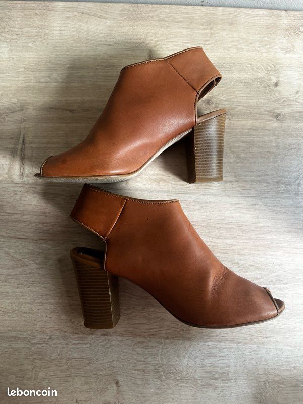 Chaussures en cuir marron à talons (image 3)