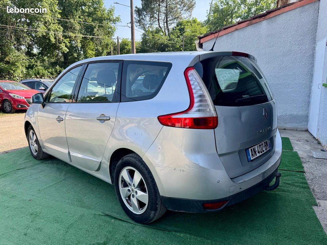 RENAULT SCENIC III dCi 130 FAP Dynamique Euro 5 7 PLACES (image 2)