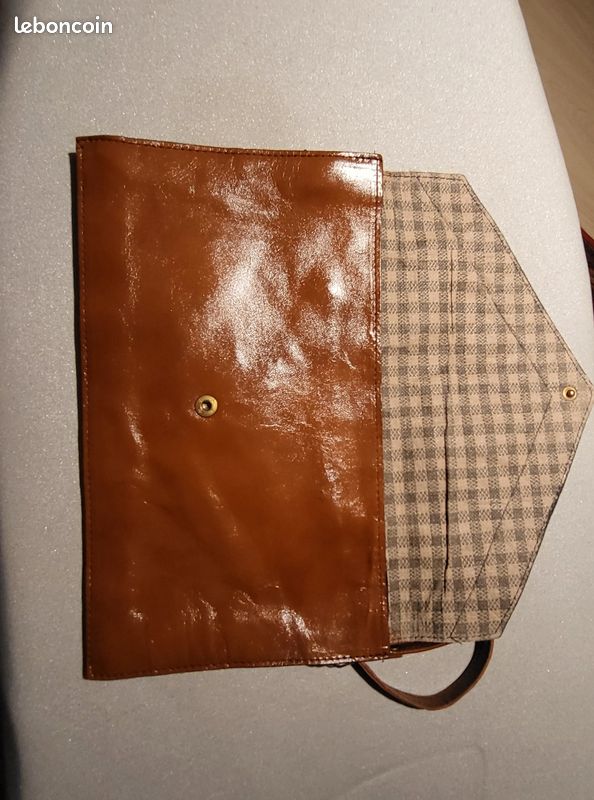 Pochette cuir couleur fauve (image 3)