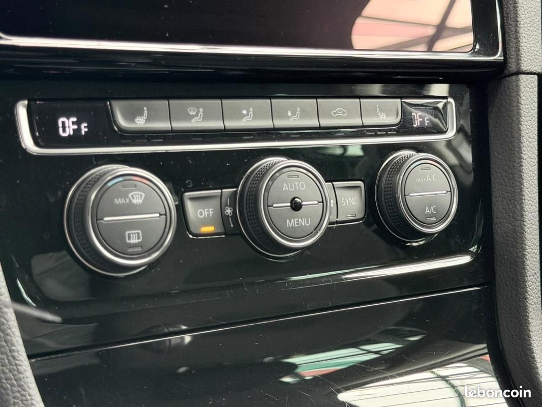 Volkswagen Golf 1.5 TSI R-Line Highline | 150 ch BVM Sièges chauffants Phares LED Apple CarPlay/A... (image 25)