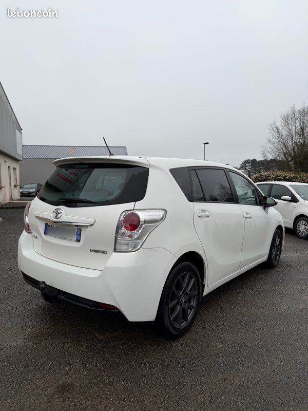 Toyoya verso feel style s&s /camera de recul - attelage attache remorque - bluetooth - toit panoramique / (image 4)