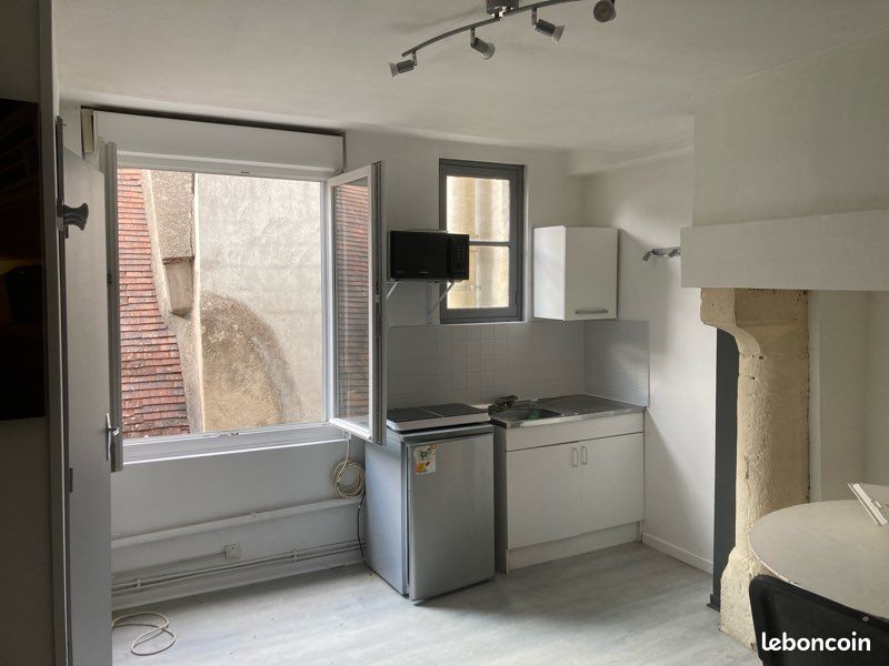 Appartement 1 pièce 18 m² · à Bourges · 18,4 m² · 345 €