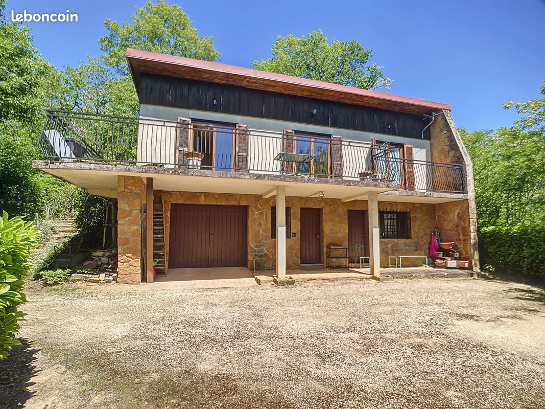 Propriété 6 pièces 140 m² (image 1)