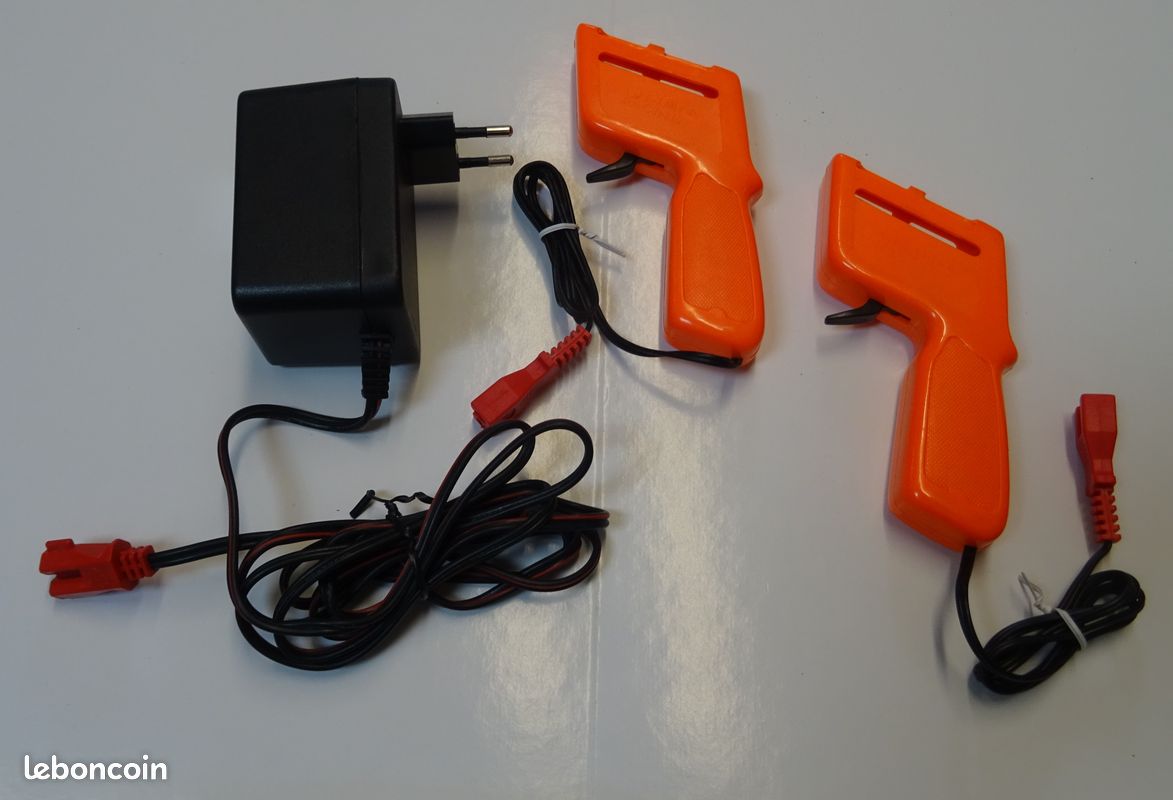 circuit voiture électrique CARRERA first alimentation 2 manettes
