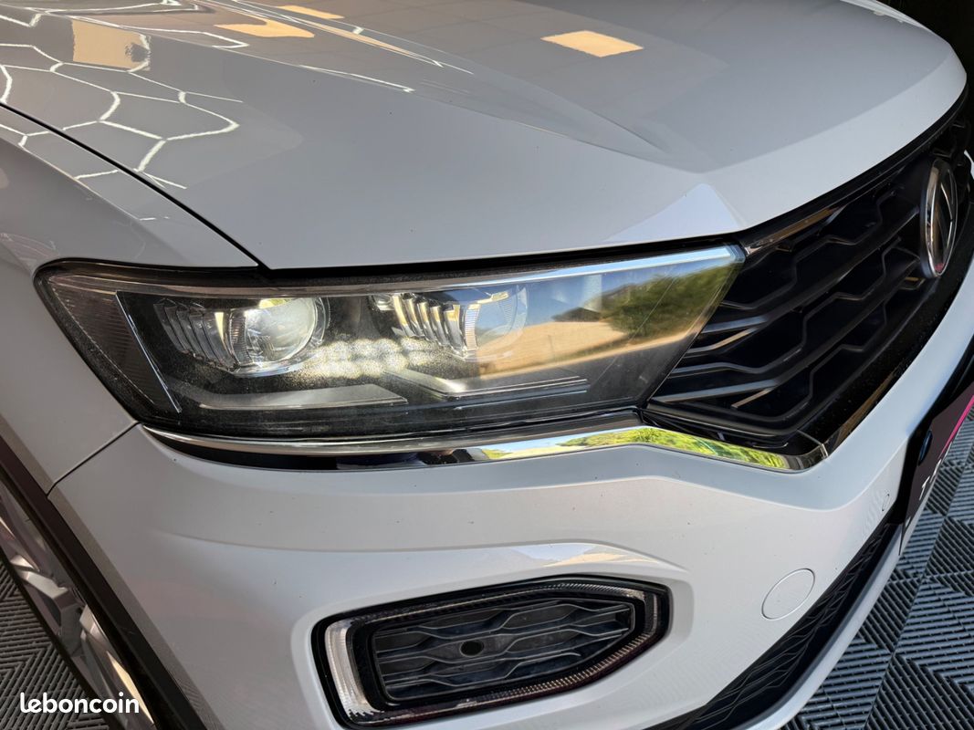 VOLKSWAGEN T-ROC 1.5 TSI 150 EVO Start/Stop DSG7 Carat Exclusive / Entretien Exclusif Volkswagen / Toit Ouvrant (image 18)
