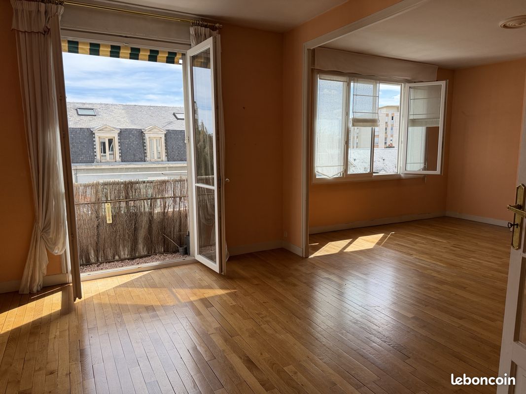 Appartement 4 pièces 103 m² · à Limoges · 103 m² · 121 000 €