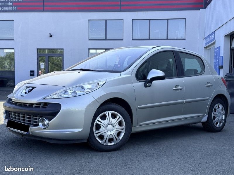 Peugeot 207 1.6 essence 16V FELINE 5P (image 1)