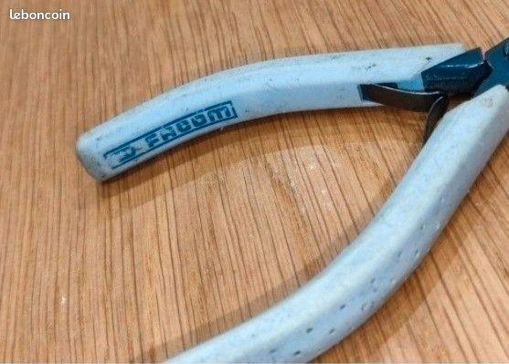 Pince Micro-Tech de précisions FACOM France 405.10MT. Plus de 60 neuve au magasin (image 2)