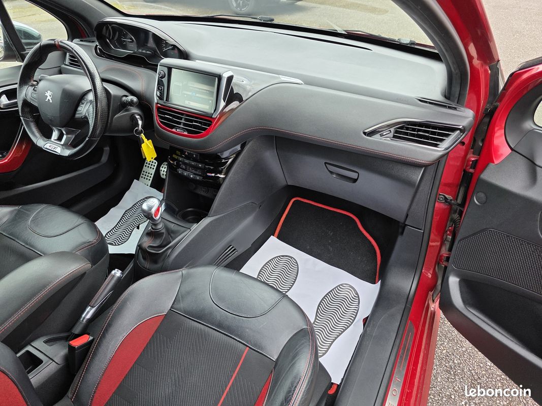 Peugeot 208 1.6 THP 200CH GTI 3P (image 12)
