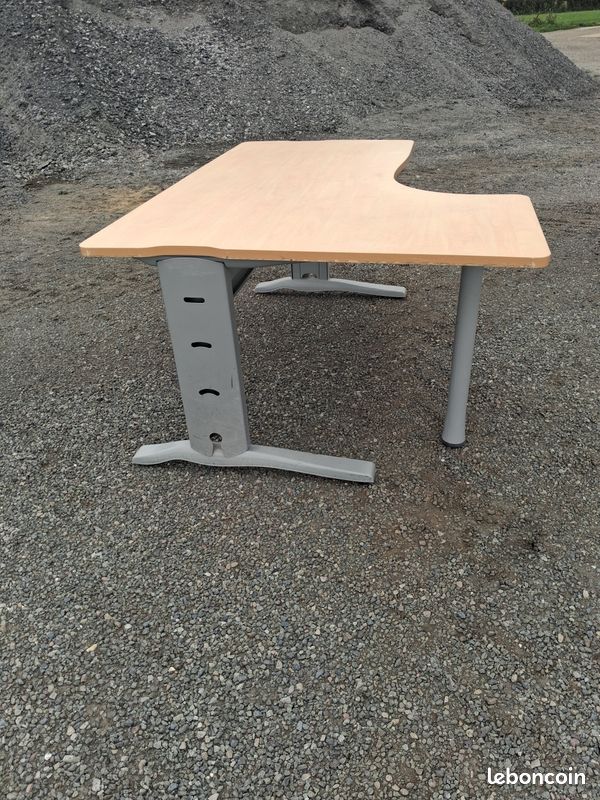 Bureau (image 1)