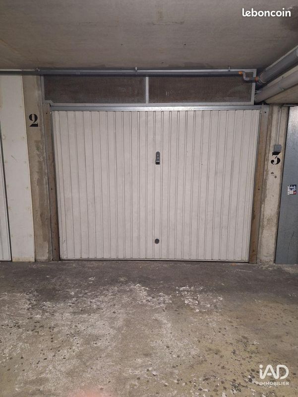 Parking 18 m² · à Limeil-Brévannes · 18 m² · 150 €/mois