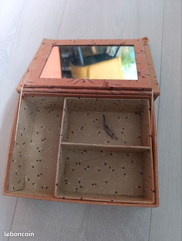 Boîte à bijoux Cacharel (image 2)