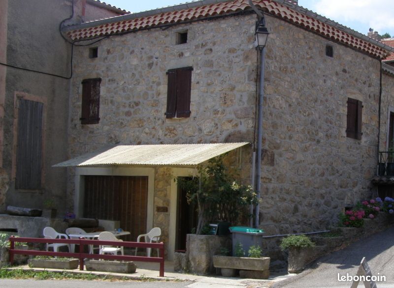 Maison 3 pièces 47 m² · à Saint-Michel-de-Chabrillanoux · 47 m² · 65 000 €