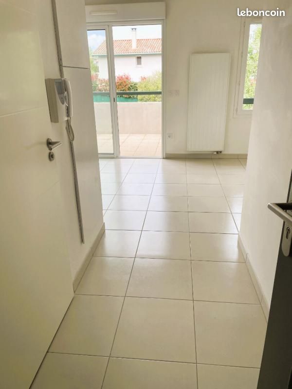 Studio 1 pièce 25 m² - Bassussarry 64200 (image principale 3)