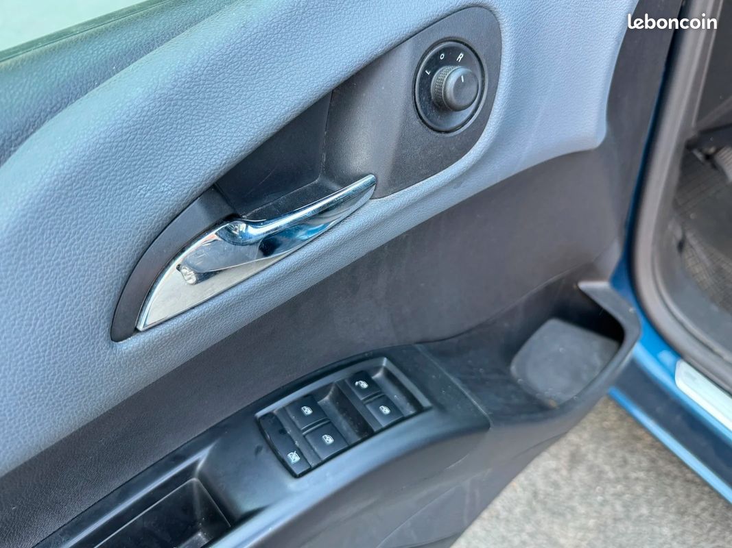 OPEL MERIVA 1.6 CDTI - 136 ch S&S Cosmo Pack PHASE 2 / Sièges et volant chauffants / Caméra de recul / Chaîne distrib (image 26)