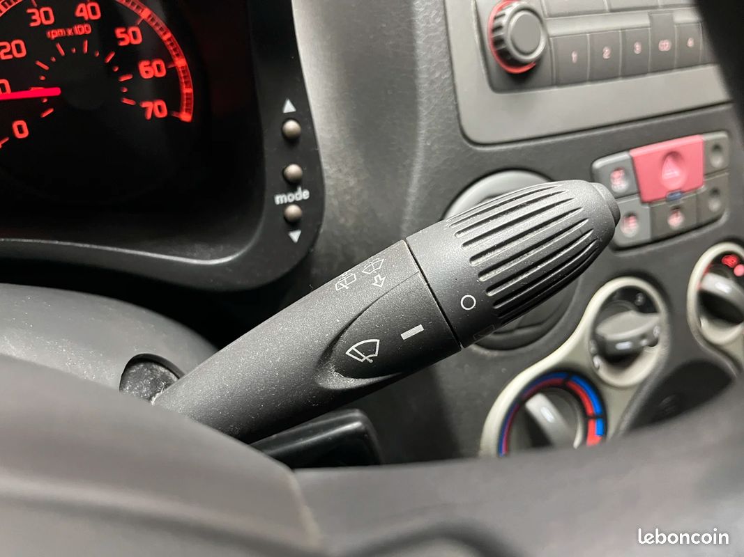 Fiat PANDA 1.3 JTD 16V Emotion (image 28)