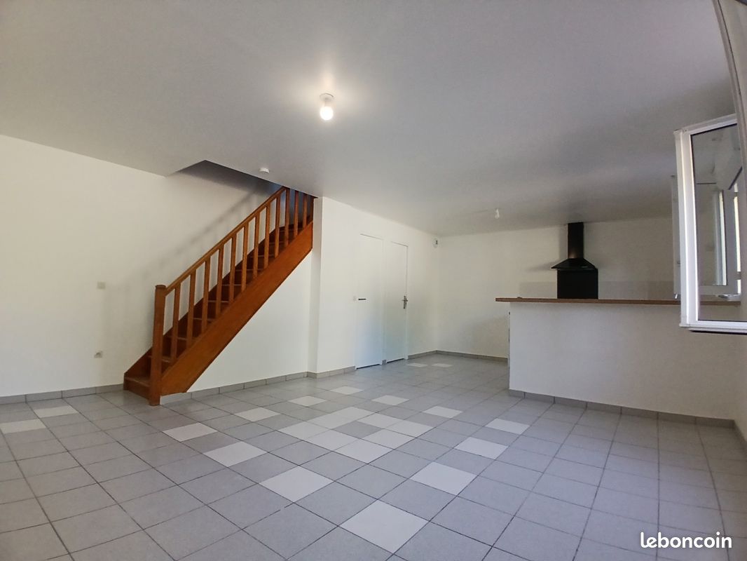 Appartement 6 pièces 94 m² · à Moret-Loing-Et-Orvanne · 94 m² · 1 200 €
