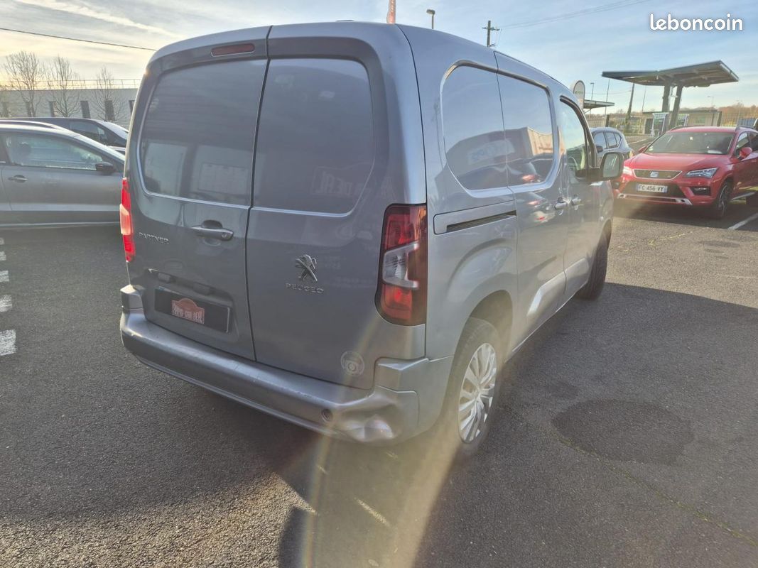 PEUGEOT PARTNER Standard 1000KG 1.5 BlueHDi S&S - 100 III Grip Standard PHASE 1 GARANTIE 6 MOIS (image 8)