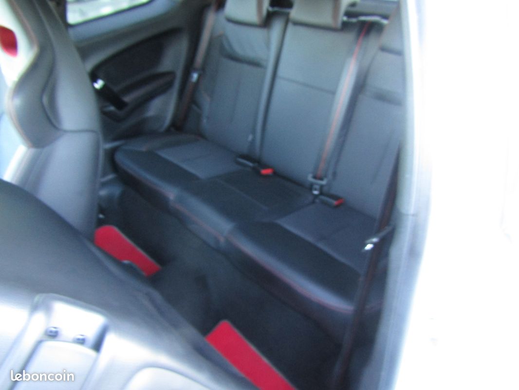 Peugeot 208 1.6 THP 208CH GTI BY PEUGEOT SPORT S&S 3P (image 4)