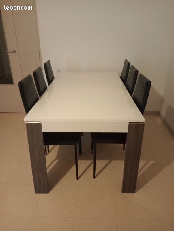 À SAISIR : Superbe Table Extensible Blanche & Grise + 8 Chaises Noires – ✨ TOUJOURS PROTÉGÉE & État Nickel ✨ (image 1)