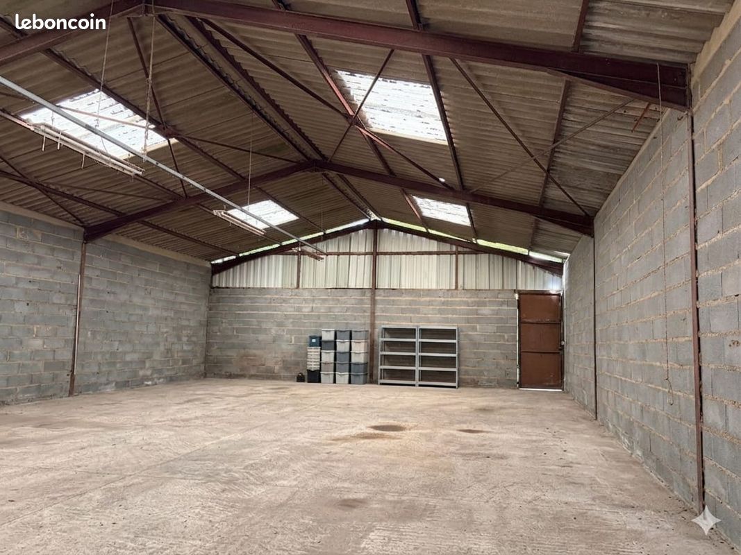 Inconnu 1800 m² Jouy · 108 900 €