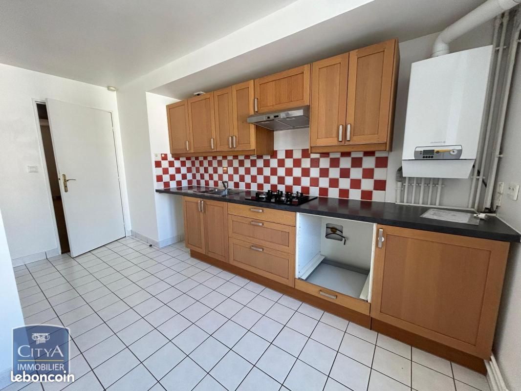 Appartement 5 pièces 118 m² · à Bourges · 118 m² · 950 €/mois
