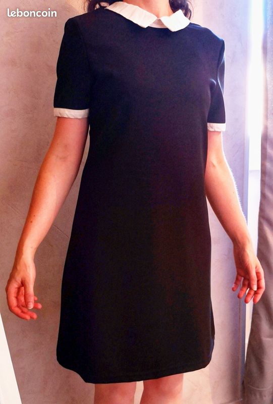 Robe Col Claudine Jennyfer Robe Noire à Dentelle Avec Un Col